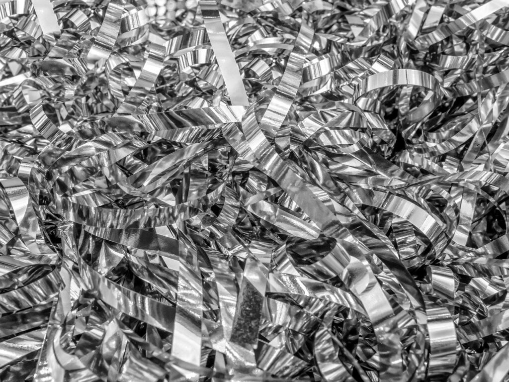 Reciclaje de aluminio en Naxelmet. Reciclaje eficiente de aluminio, un material que se puede reutilizar infinitamente, ahorrando energía y reduciendo la contaminación.